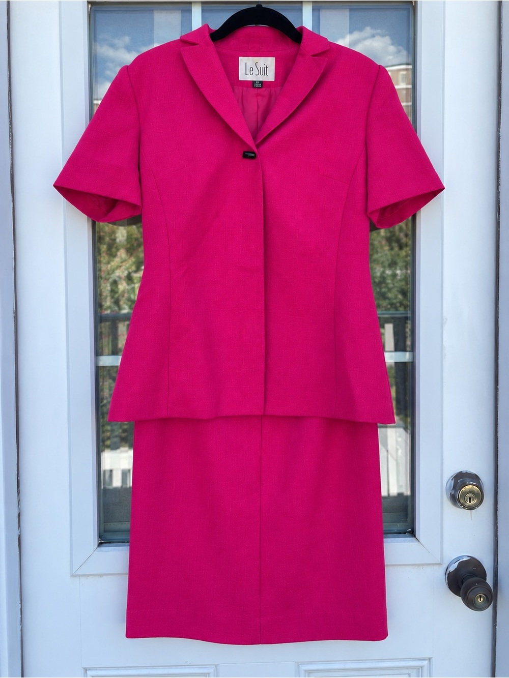 Le Suit Hot Pink Magenta Skirt Suit Set Size 10 Short Sleeve Blazer & Skirt